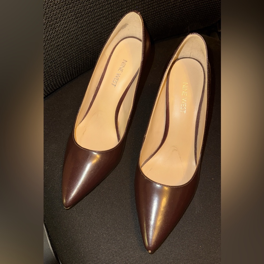 Size 7.5 Nine West pumps